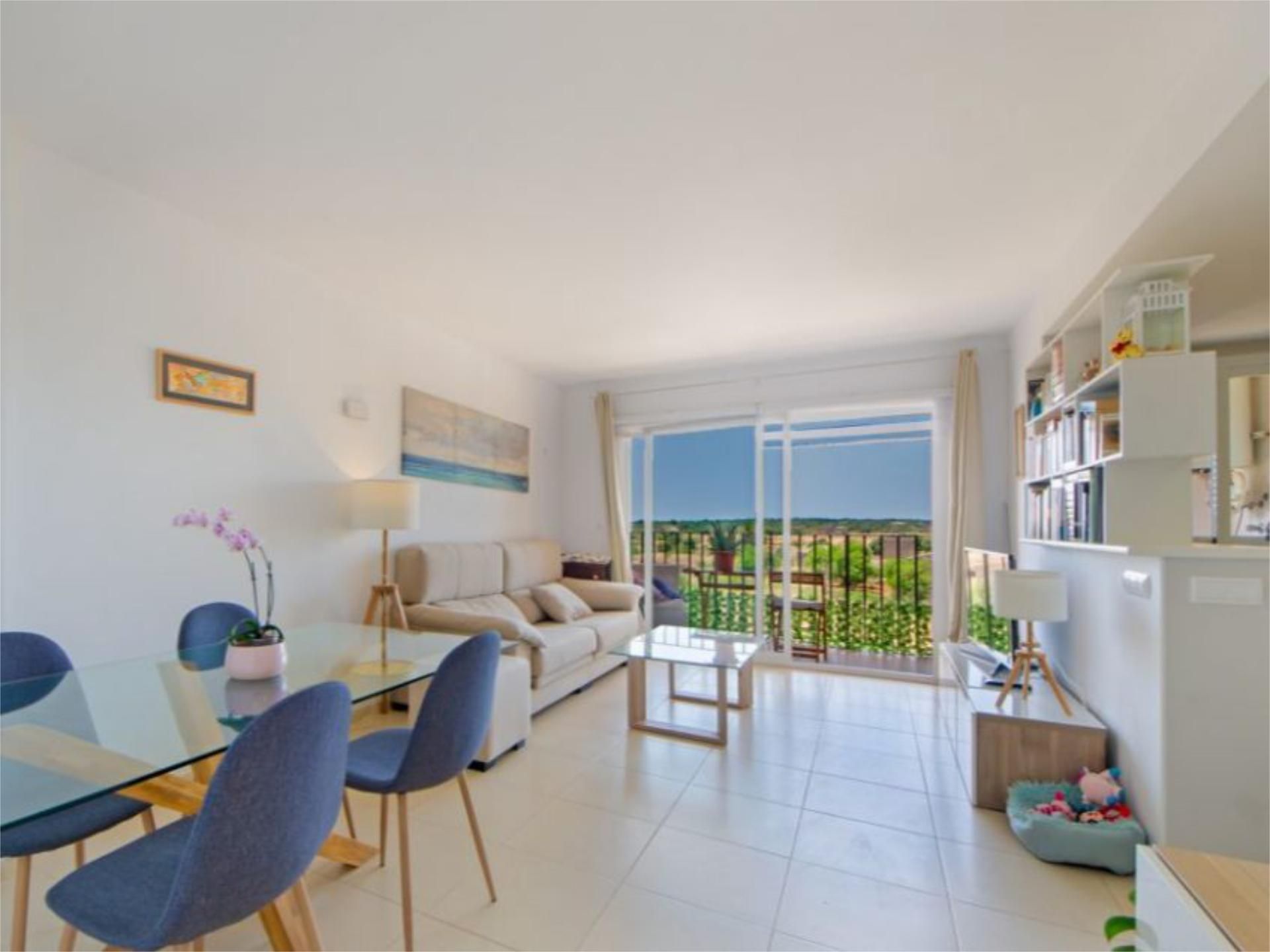 Wohnzimmer von Dachboden zum verkauf in Campos mit Privatgarten, Terrasse und Abstellraum