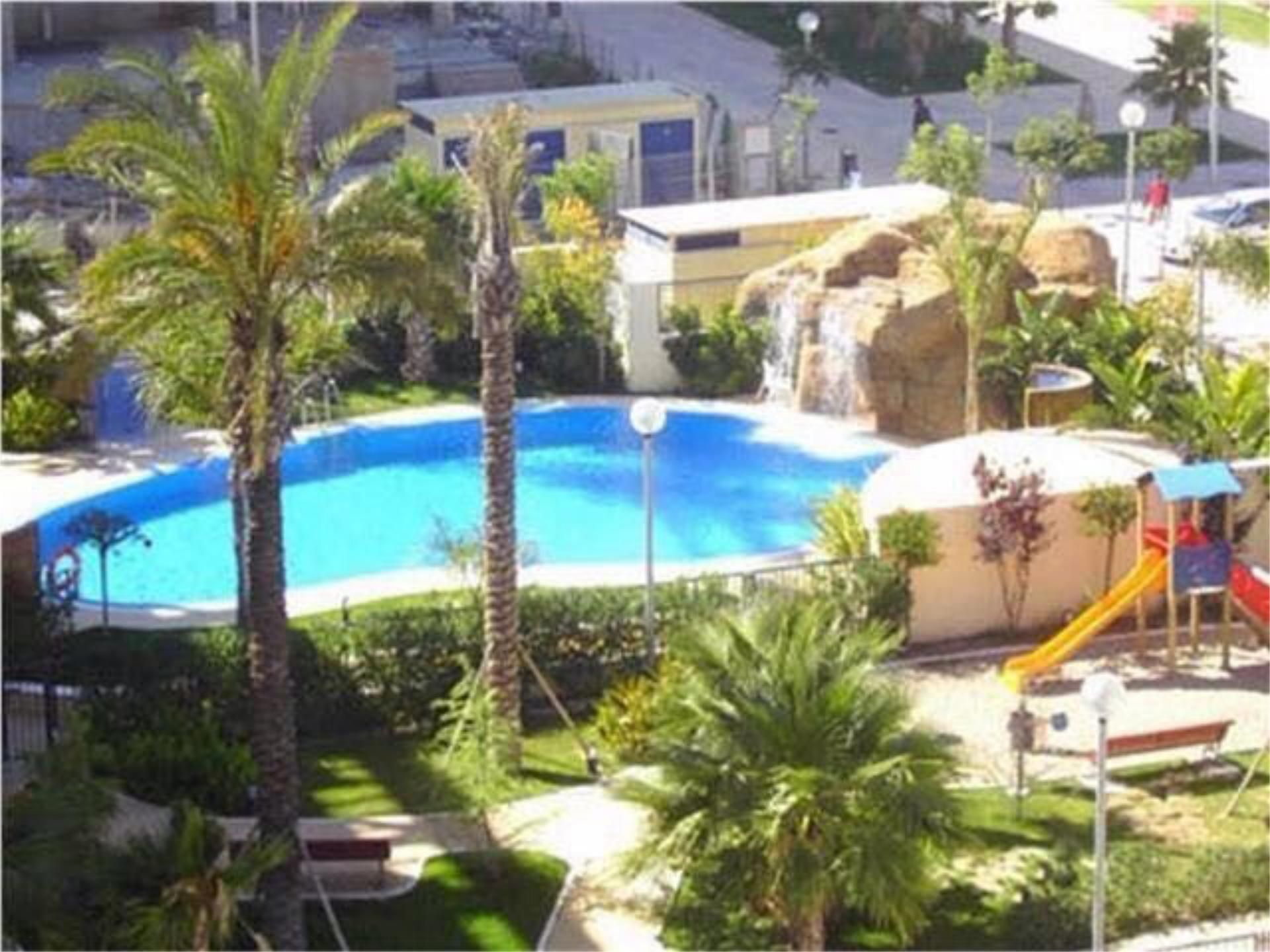 Piscina de Pis de lloguer en Jerez de la Frontera amb Aire condicionat, Calefacció i Moblat