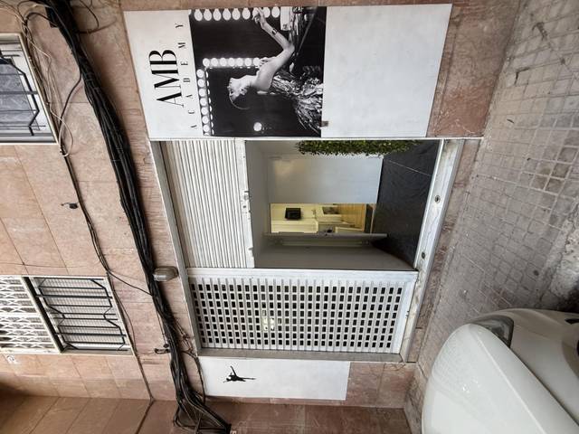 Local comercial en Alquiler en Avinguda en Joan Carles I, 6 en Centro