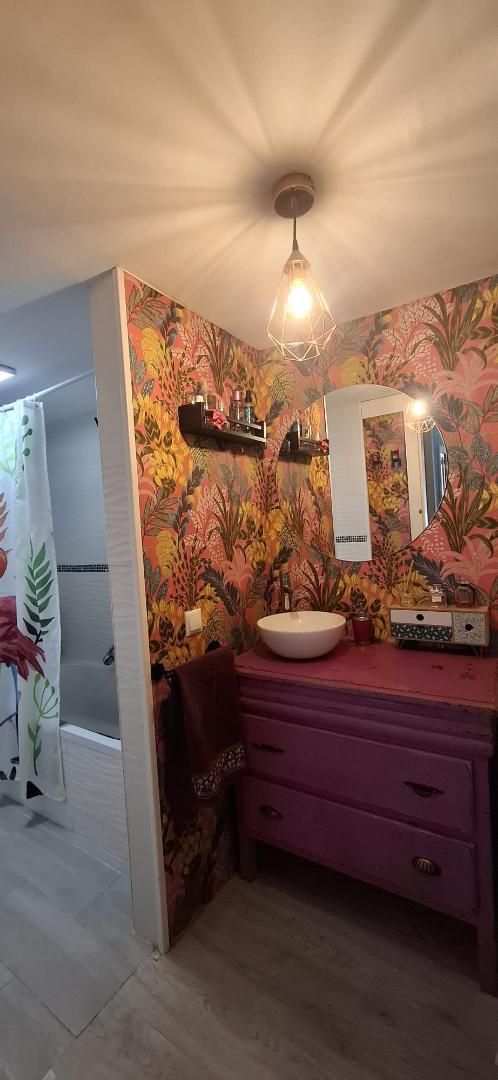 Bathroom of Planta baja for sale in Marbella  with Air Conditioner, Heating and Parquet flooring