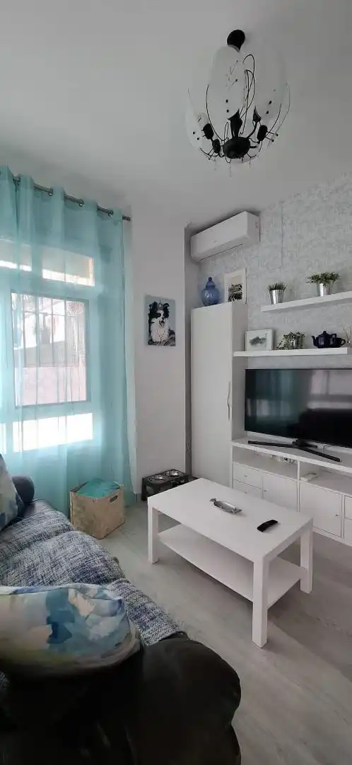 Planta baja en venta en Calle Serenata, 11, Los Jardines de Marbella - La Ermita Habitación de Planta baja en venta en Marbella con Aire acondicionado
