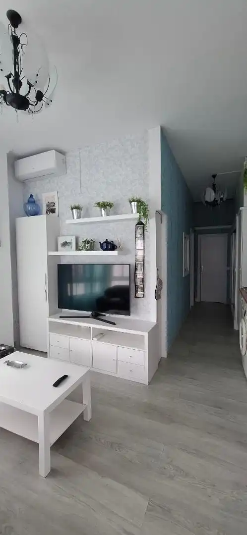 Planta baja en venta en Calle Serenata, 11, Los Jardines de Marbella - La Ermita Sala de estar de Planta baja en venta en Marbella con Aire acondicionado