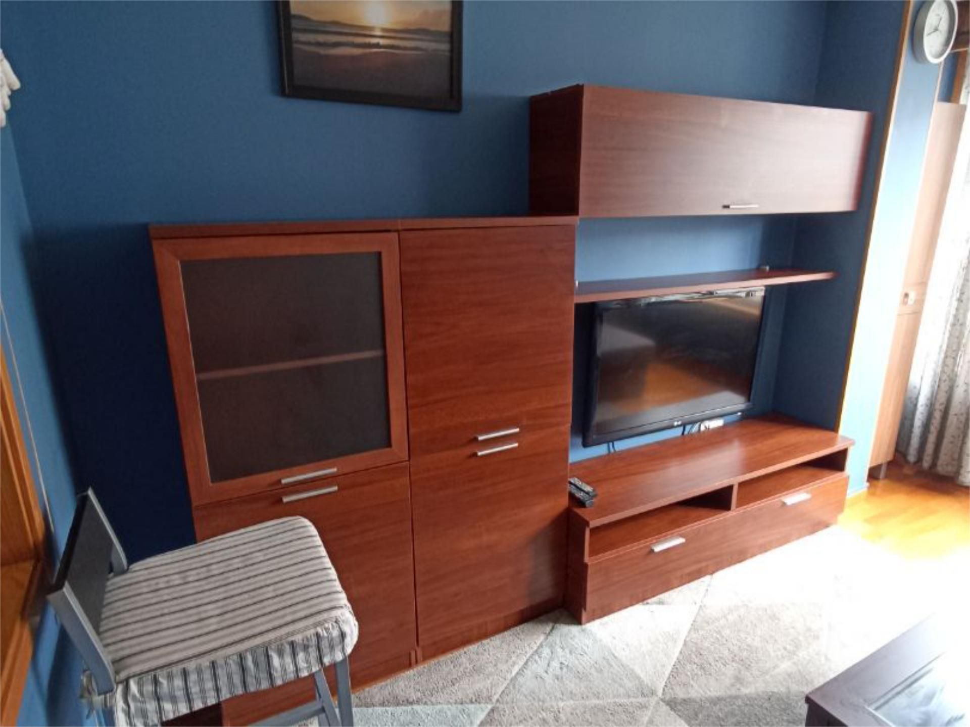 Sala d'estar de Apartament de lloguer en A Coruña Capital  amb Calefacció, Parquet i Moblat