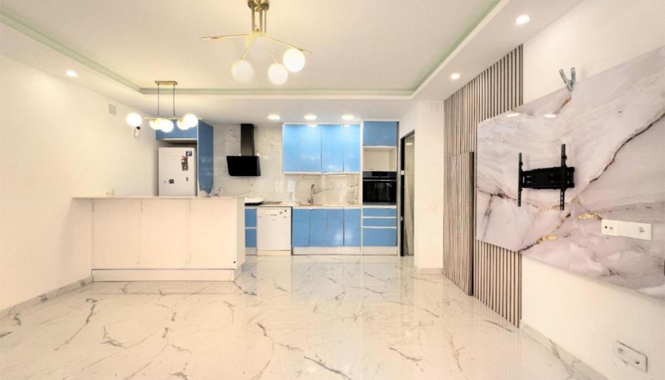 Casa adosada en venda a Carrer de Richard Strauss, 33, Llefià, Barcelona - imatge 1 Foto 1 de Casa adosada en venda a Carrer de Richard Strauss, 33, Llefià, Barcelona