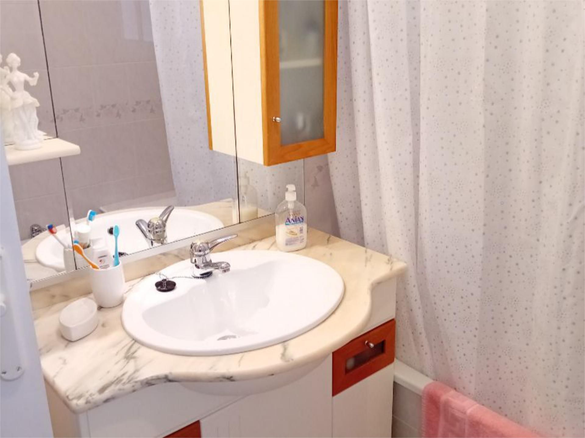 Bany de Pis en venda en Orihuela amb Aire condicionat, Terrassa i Piscina