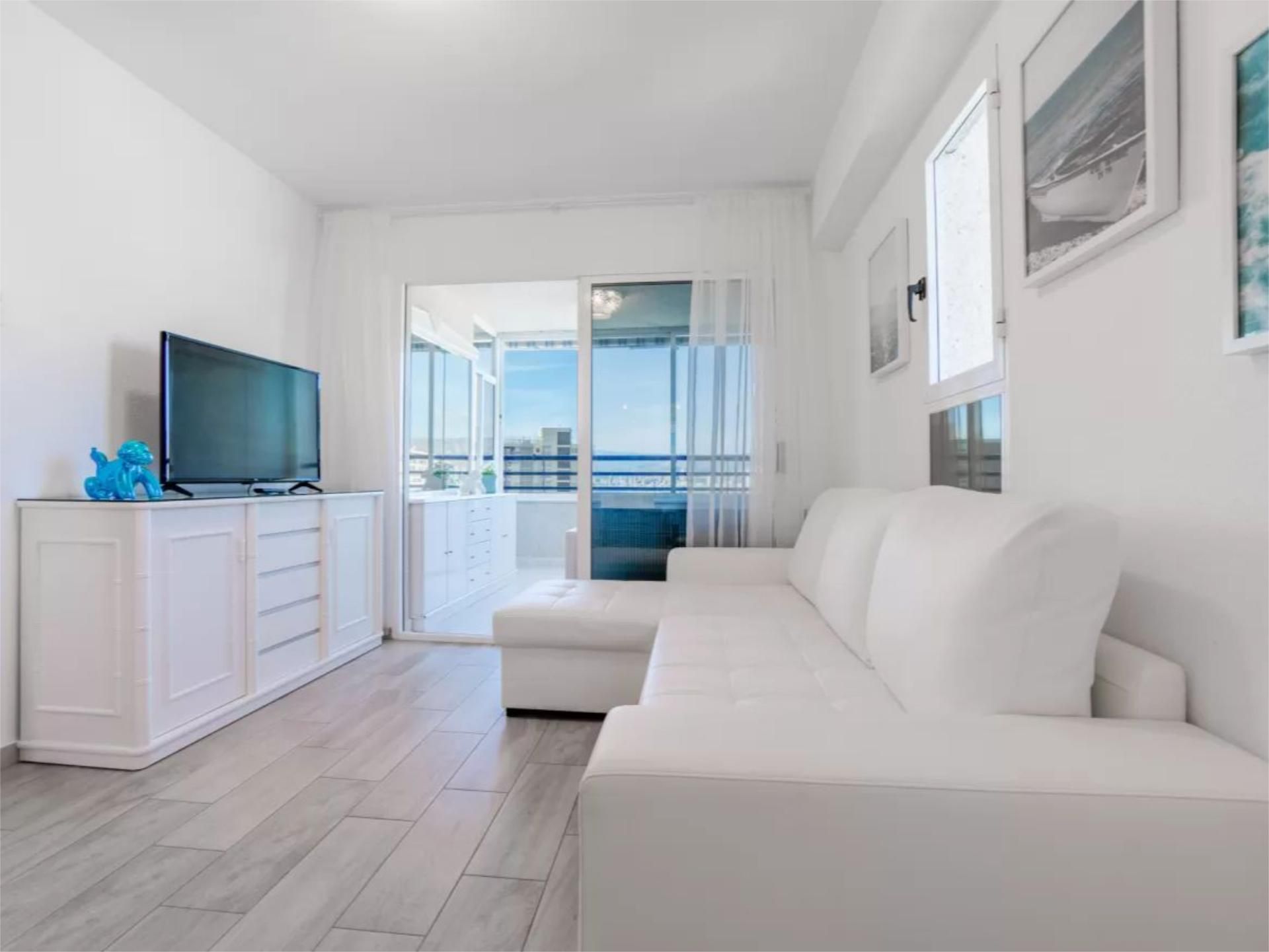 Bedroom of Apartment for sale in Benidorm  with Air Conditioner, Terrace and Swimming Pool