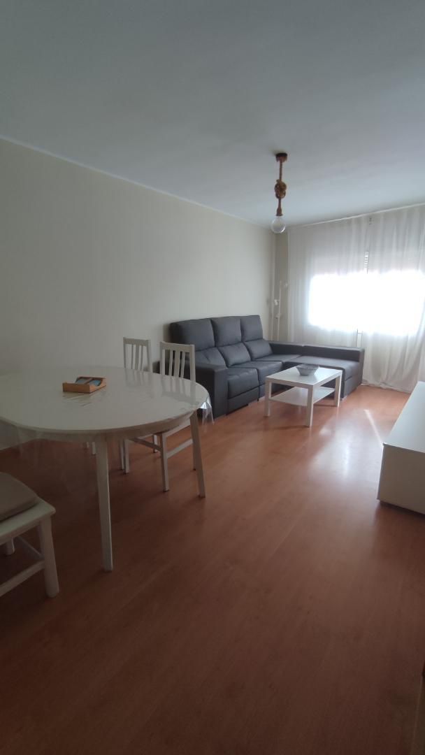 Sala d'estar de Pis per a compartir en Reus amb Parquet, Moblat i Forn
