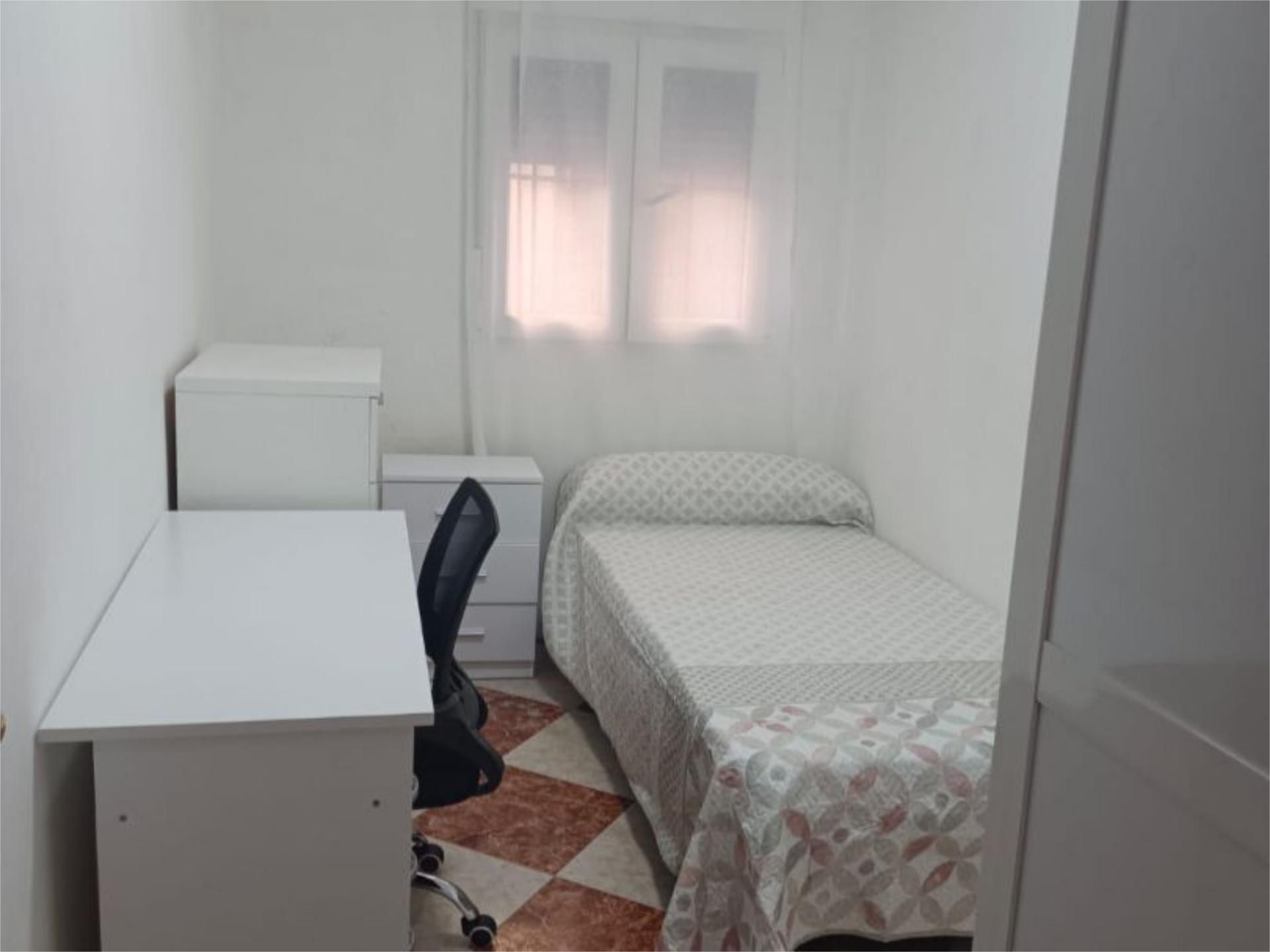 Bedroom of Flat to rent in  Jaén Capital  with Air Conditioner, Furnished and Balcony