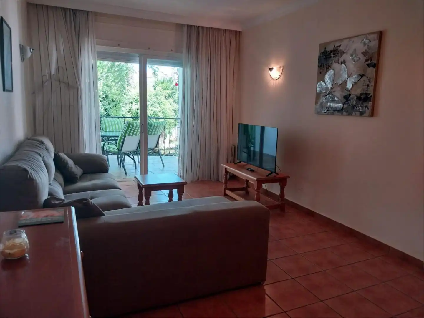 Sala d'estar de Pis en venda en Estepona amb Terrassa i Piscina