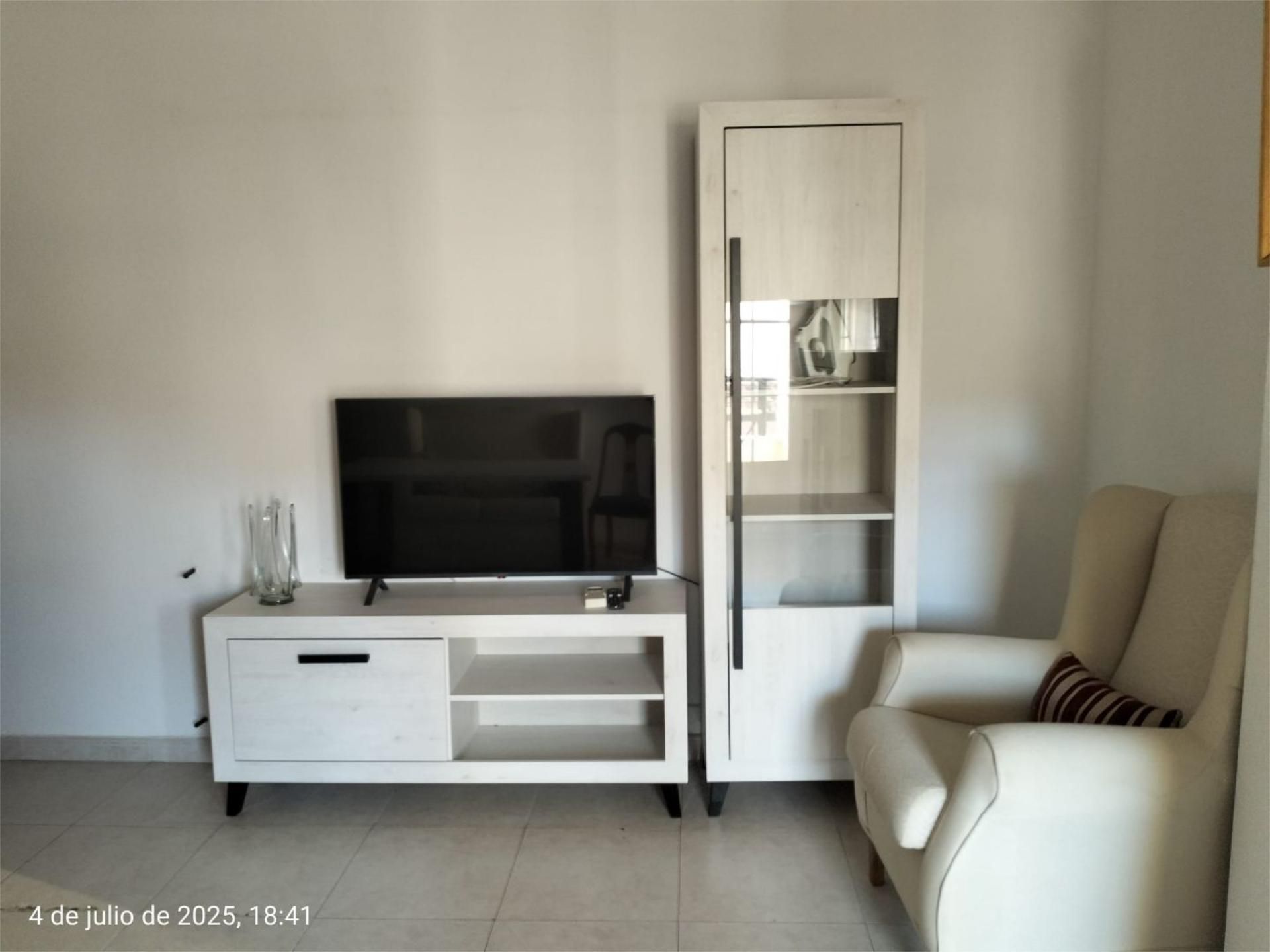 Living room of Flat to rent in Zafra  with Air Conditioner, Furnished and Balcony