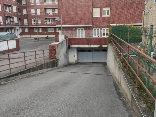 Garaje en Venta en Calle la Industria, 50 en El Astillero