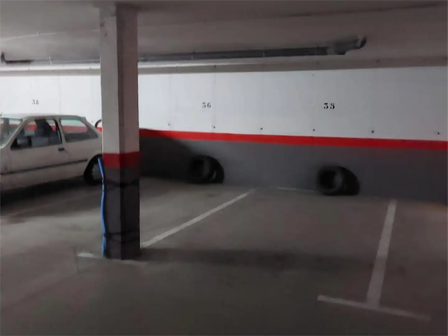 Parking de Piso de alquiler en Ávila con Calefacción, Parquet y Amueblado