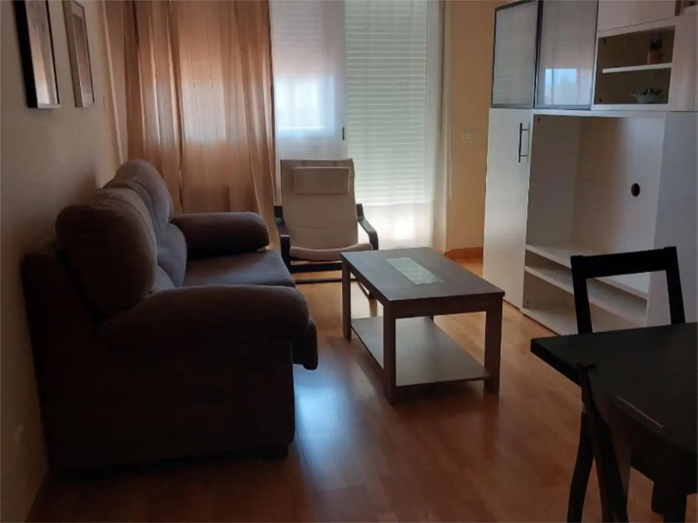 Sala de estar de Piso de alquiler en Ávila con Calefacción, Parquet y Amueblado