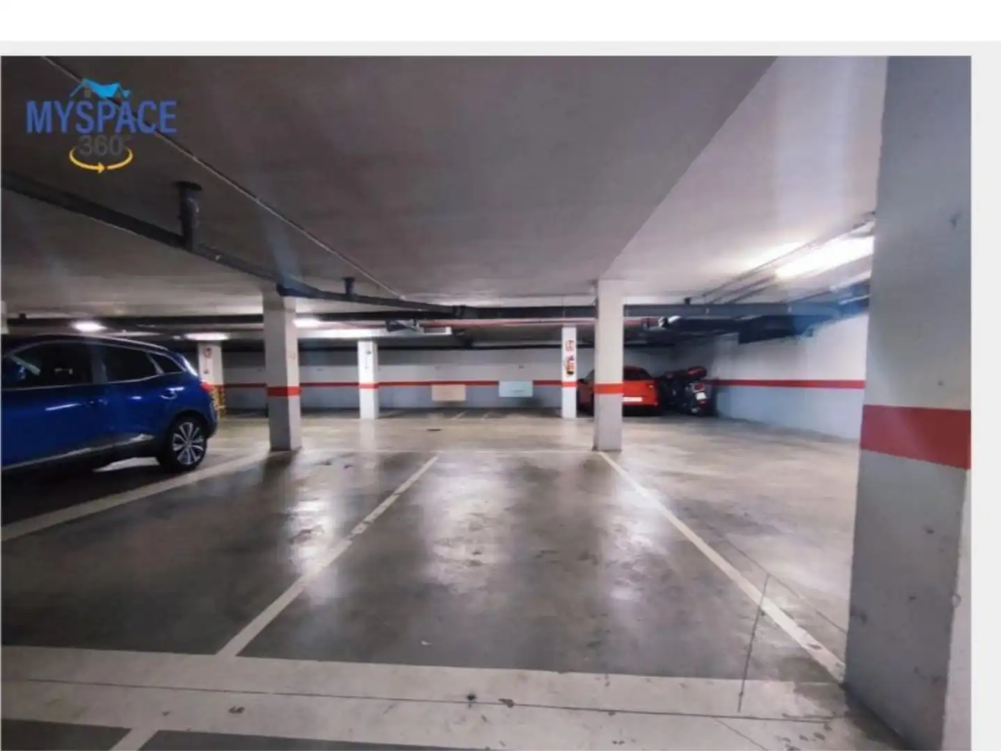 Parking de Piso de alquiler en Ávila con Calefacción, Parquet y Amueblado