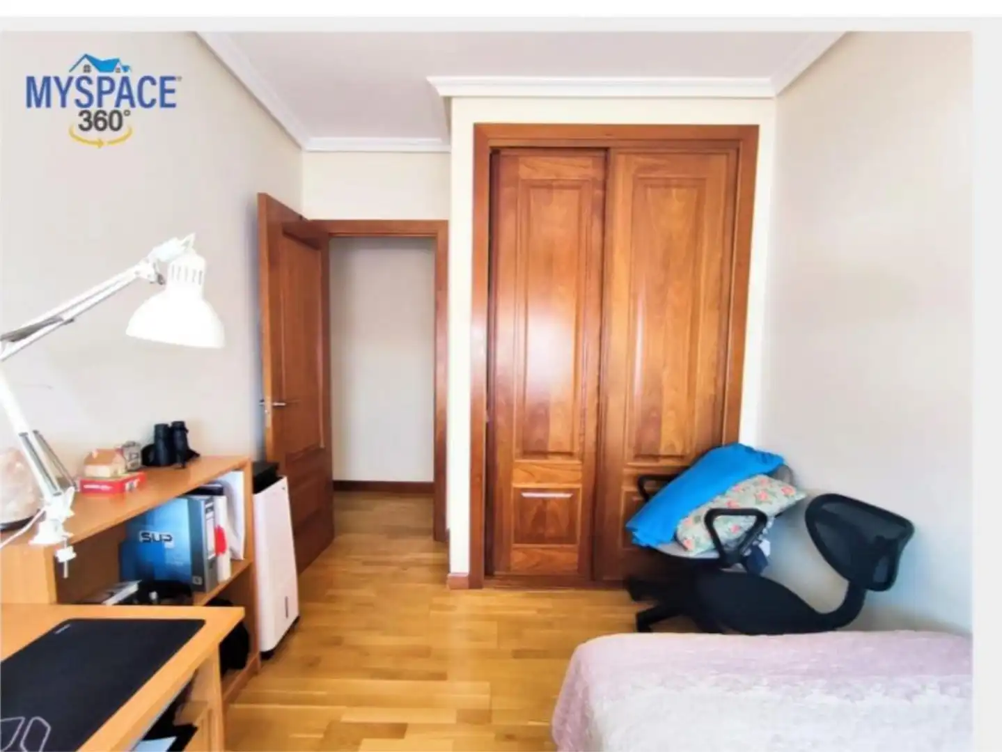 Habitación de Piso de alquiler en Ávila con Calefacción, Parquet y Amueblado