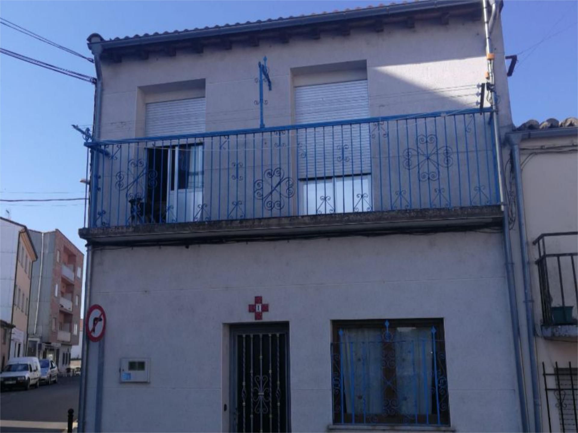 Vista exterior de Casa adosada en venda en Vitigudino amb Balcó