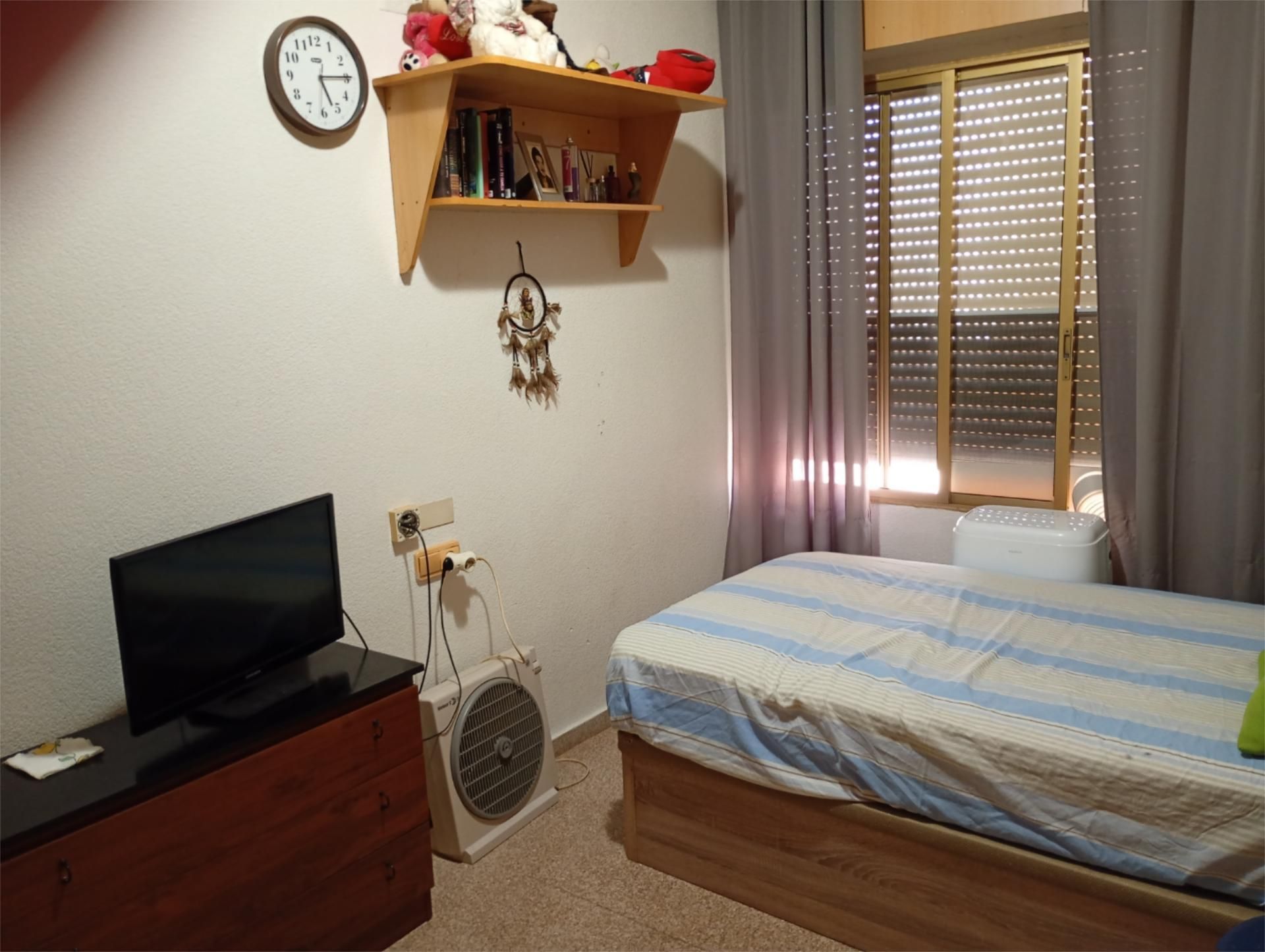 Habitación de Piso de alquiler en Elche / Elx con Horno, Lavadora y Balcón