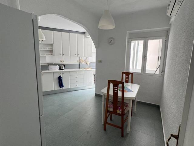 Piso en Alquiler en Calle d'Isaac Albéniz, 7 en Carolinas Bajas