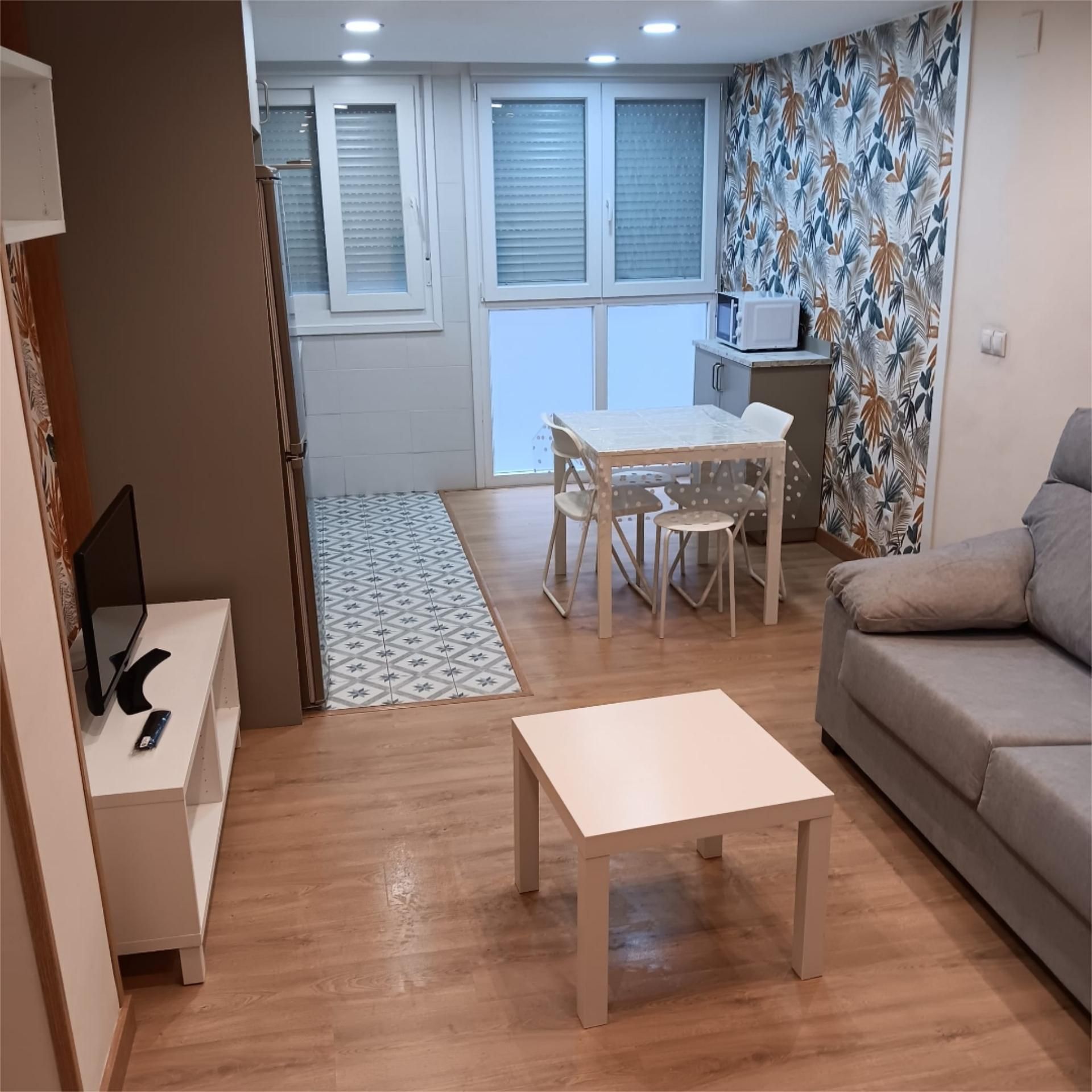 Living room of Apartment to rent in Villarcayo de Merindad de Castilla la Vieja  with Heating, Parquet flooring and Furnished