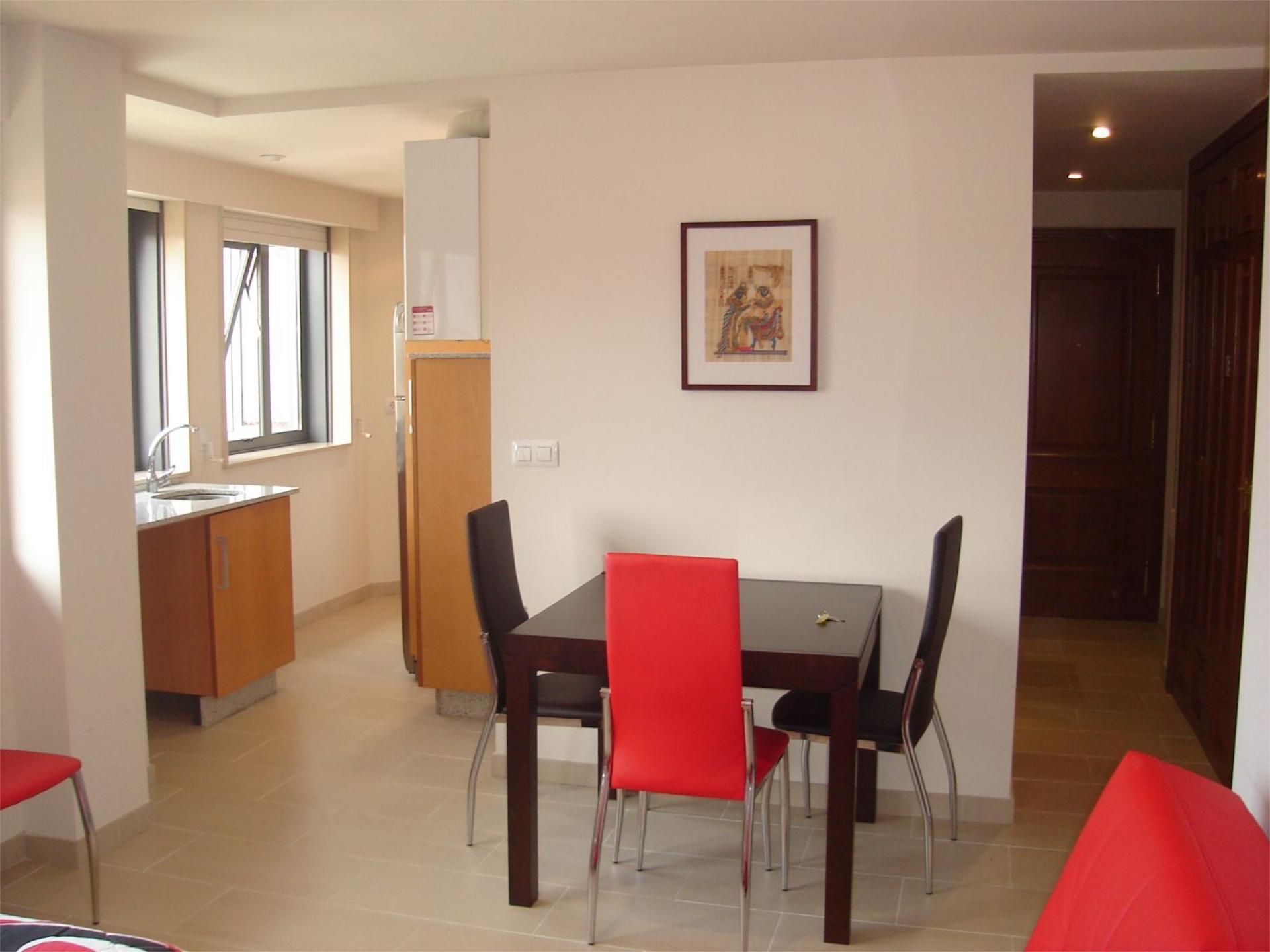 Comedor de Estudio de alquiler en Santiago de Compostela  con Calefacción y Amueblado