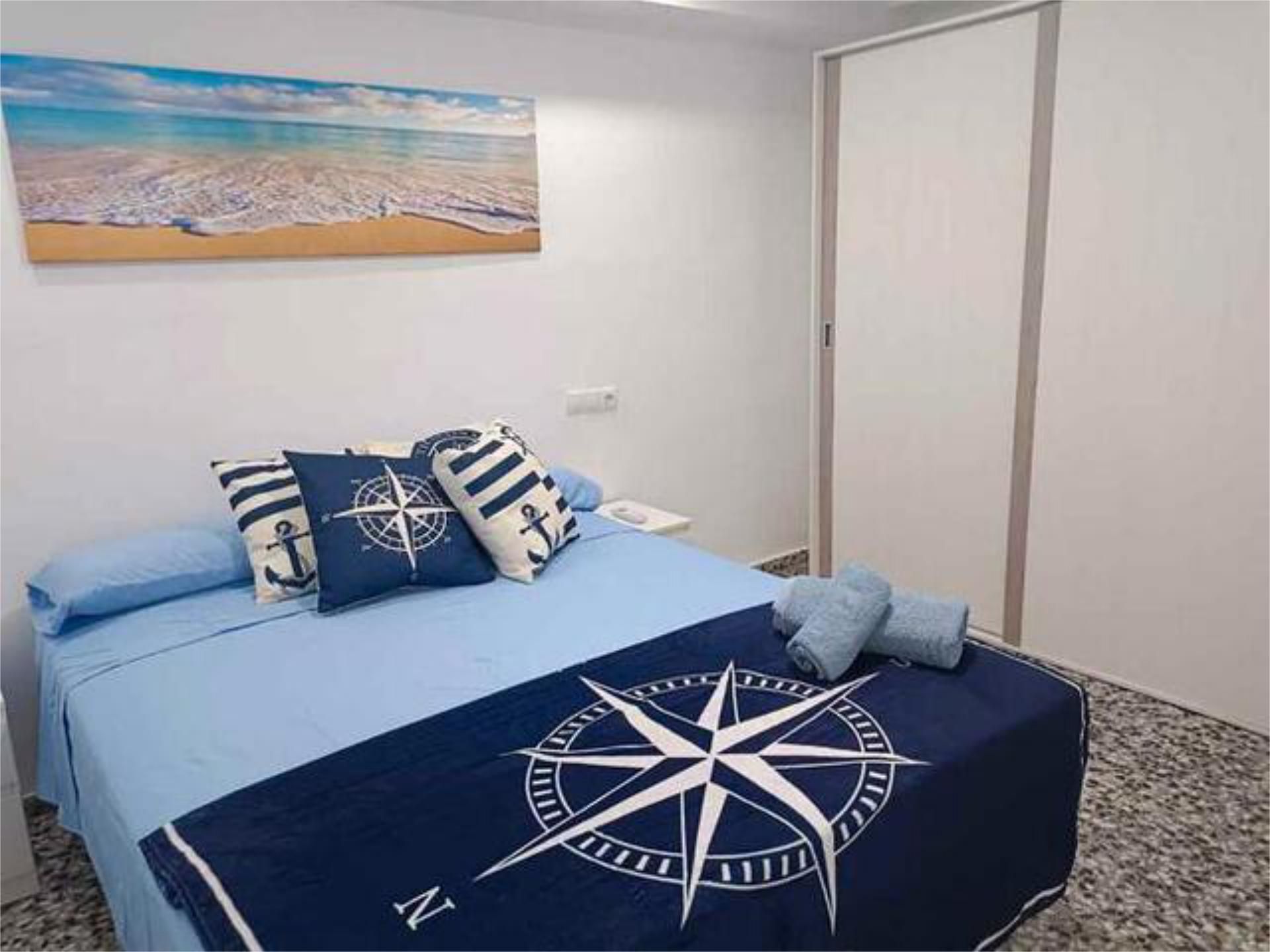 Dormitori de Apartament de lloguer en San Pedro del Pinatar amb Terrassa