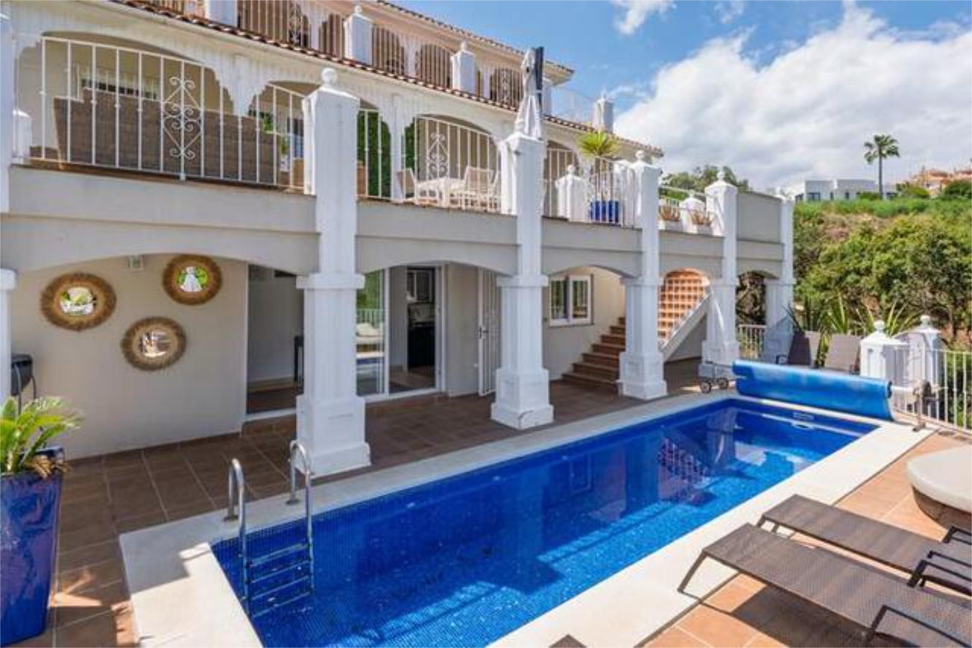 Piscina de Casa adosada en venda en Marbella amb Calefacció, Jardí privat i Terrassa