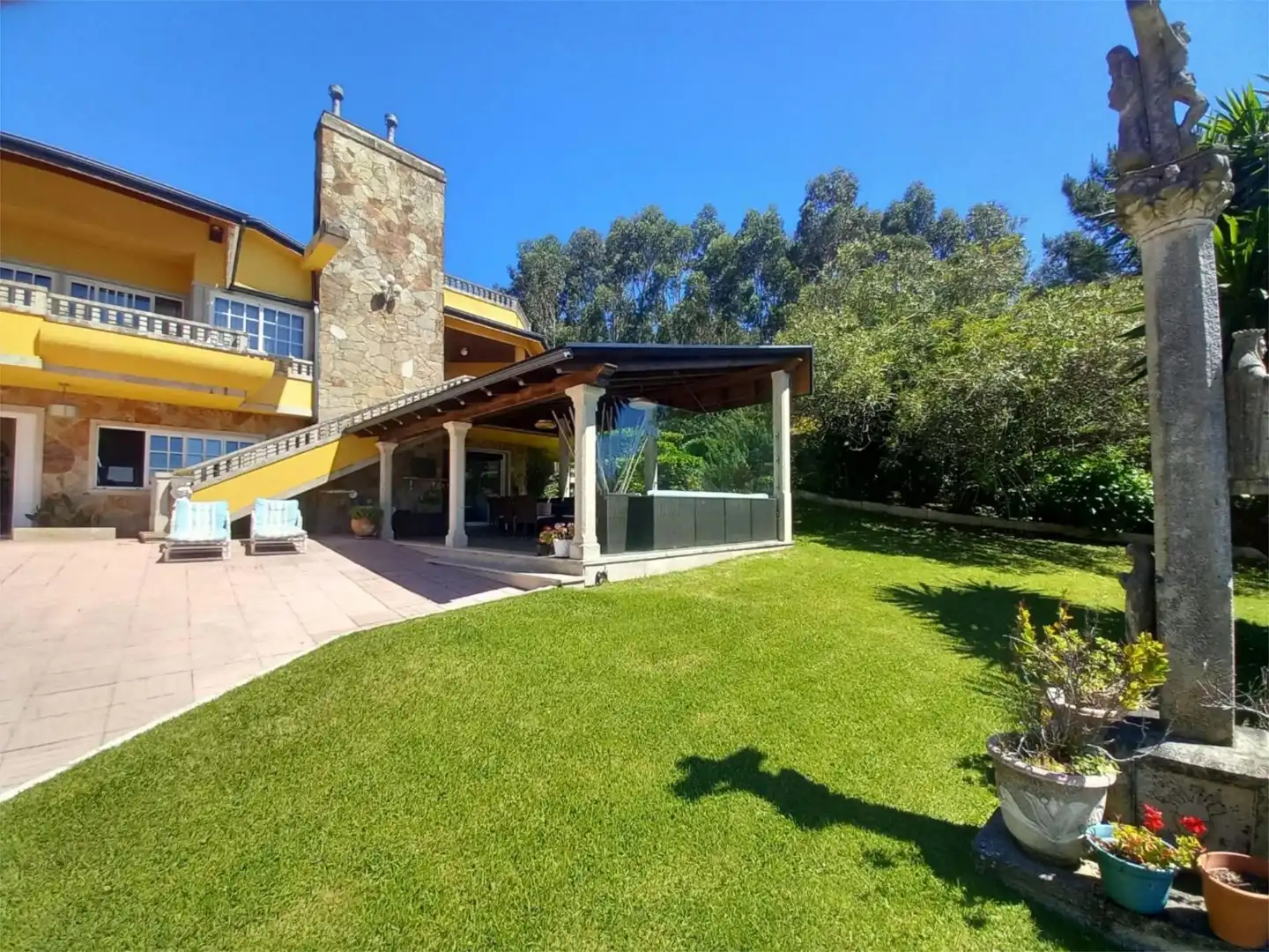 Casa o xalet en venda a Avenida de Bueu, 100, Darbo Jardí de Casa o xalet en venda en Cangas amb Terrassa, Piscina i Balcó