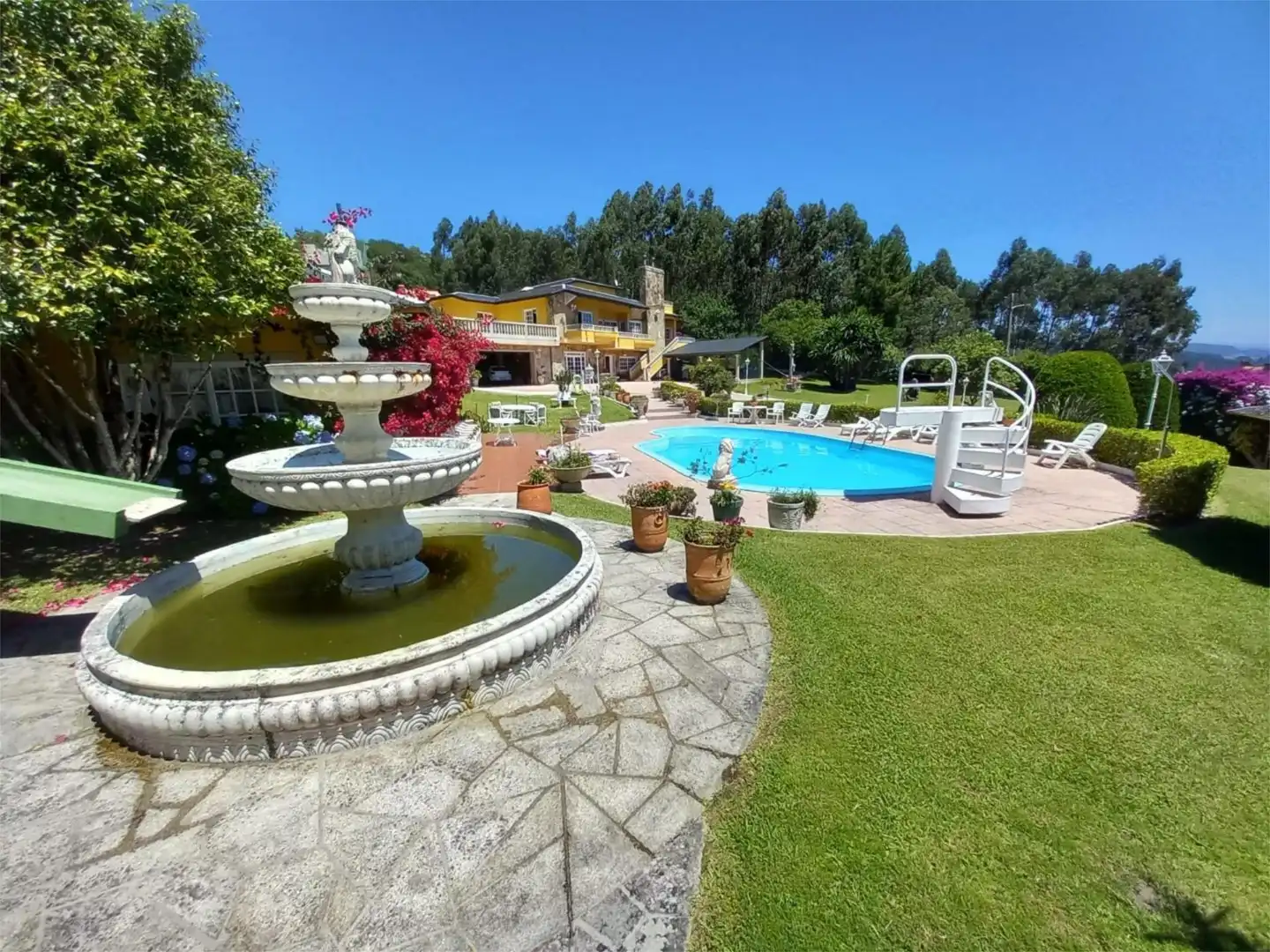 Casa o xalet en venda a Avenida de Bueu, 100, Darbo Jardí de Casa o xalet en venda en Cangas amb Terrassa, Piscina i Balcó