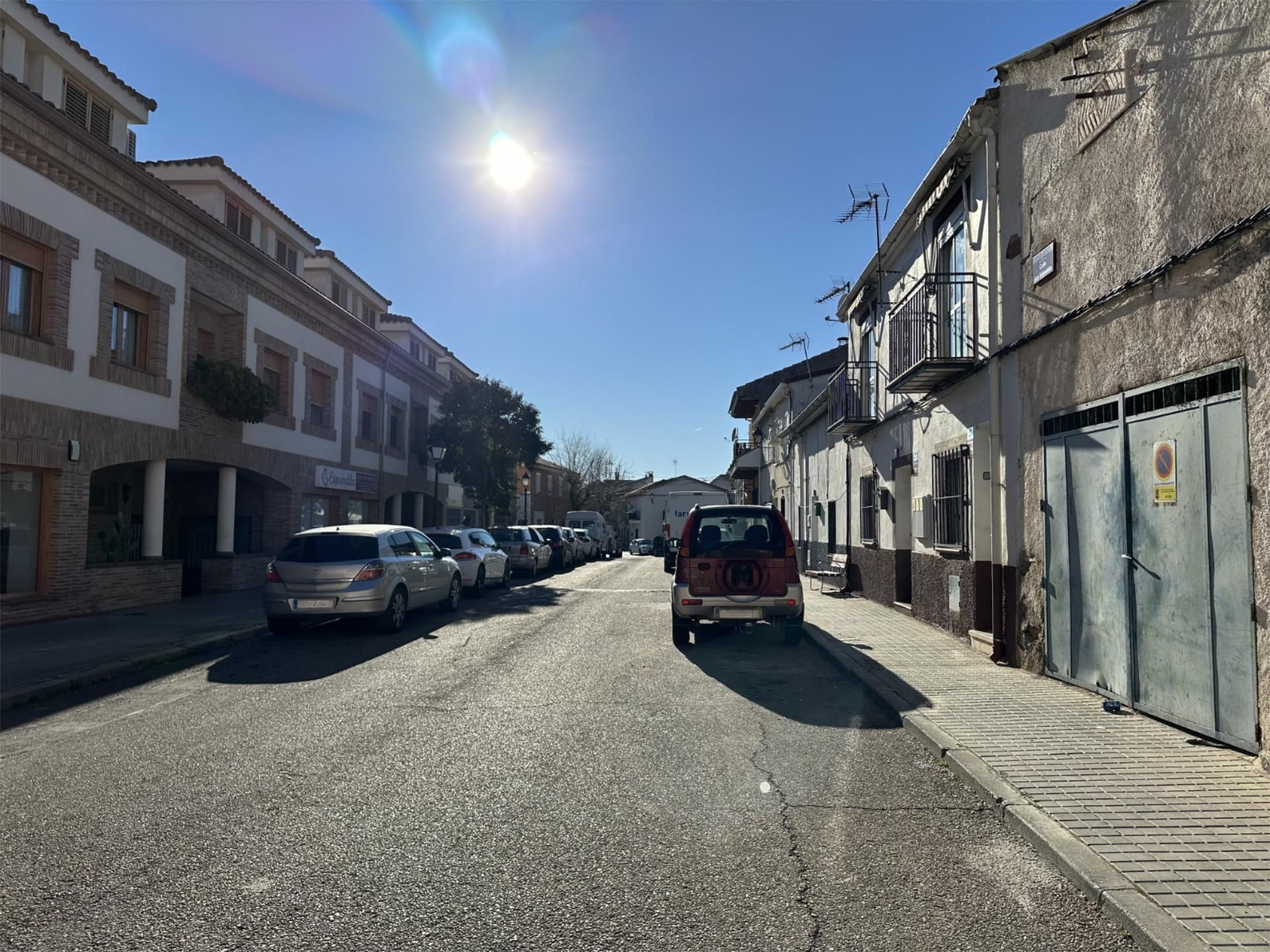 Vista exterior de Planta baixa en venda en Valdetorres de Jarama amb Jardí privat