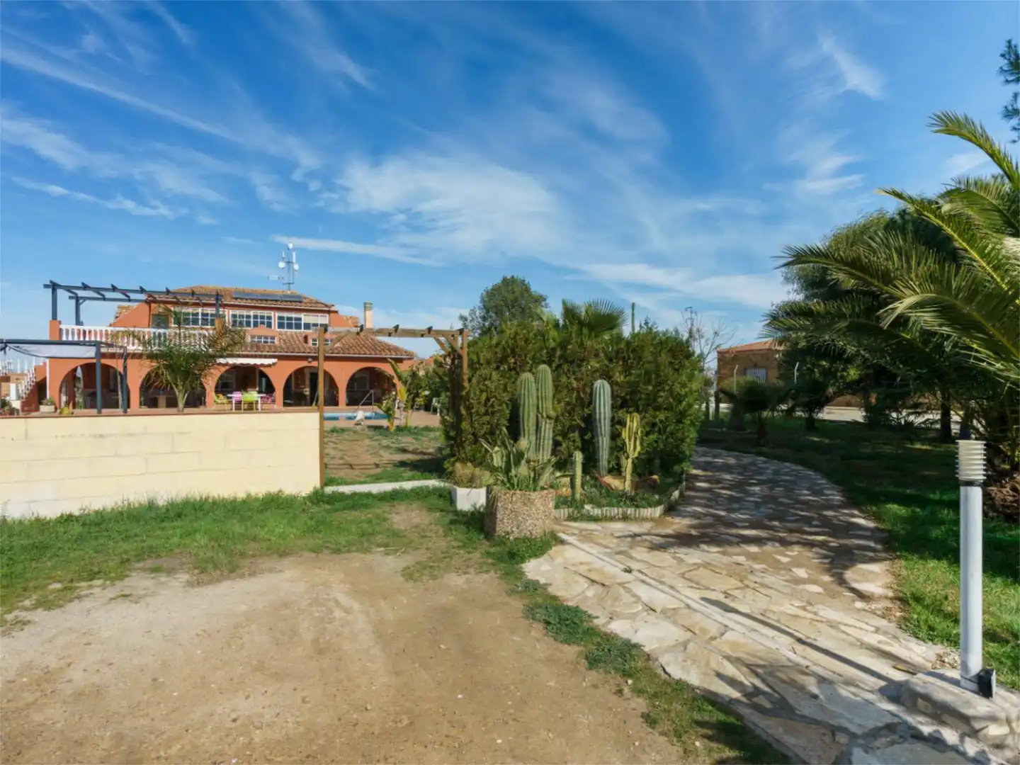 Jardín de Piso en venta en Carmona con Aire acondicionado, Calefacción y Jardín privado