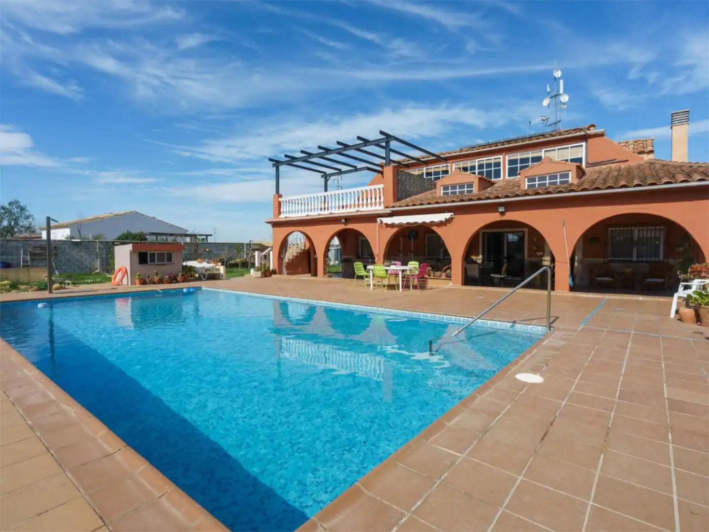 Piscina de Piso en venta en Carmona con Aire acondicionado, Calefacción y Jardín privado