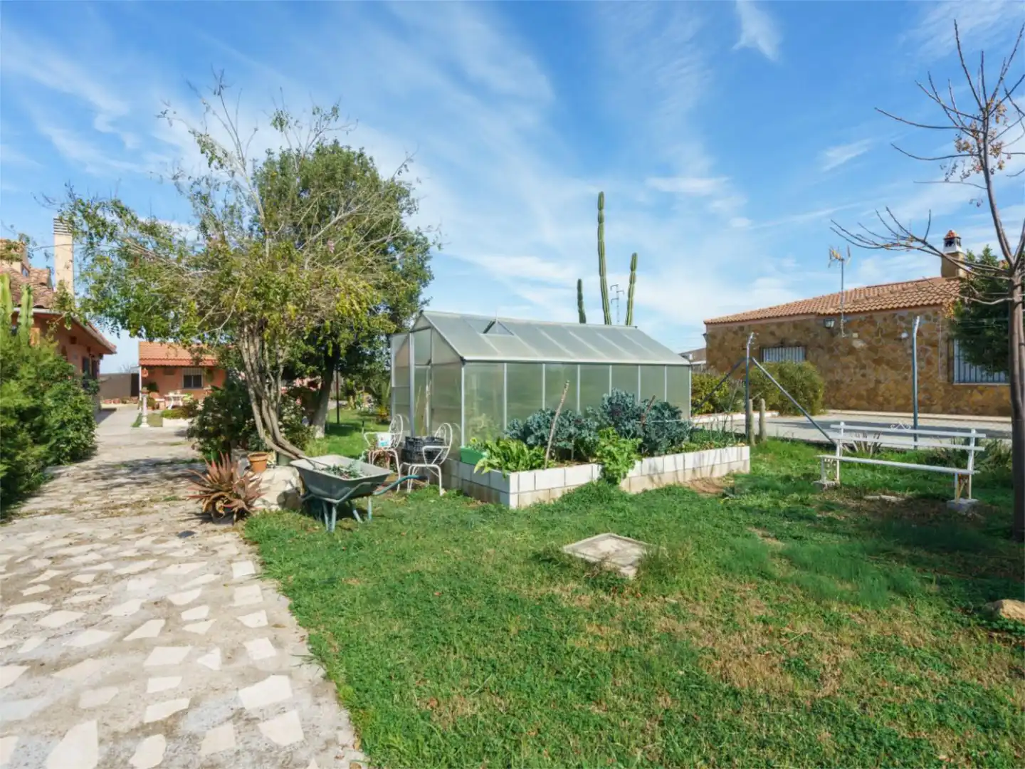 Jardín de Piso en venta en Carmona con Aire acondicionado, Calefacción y Jardín privado