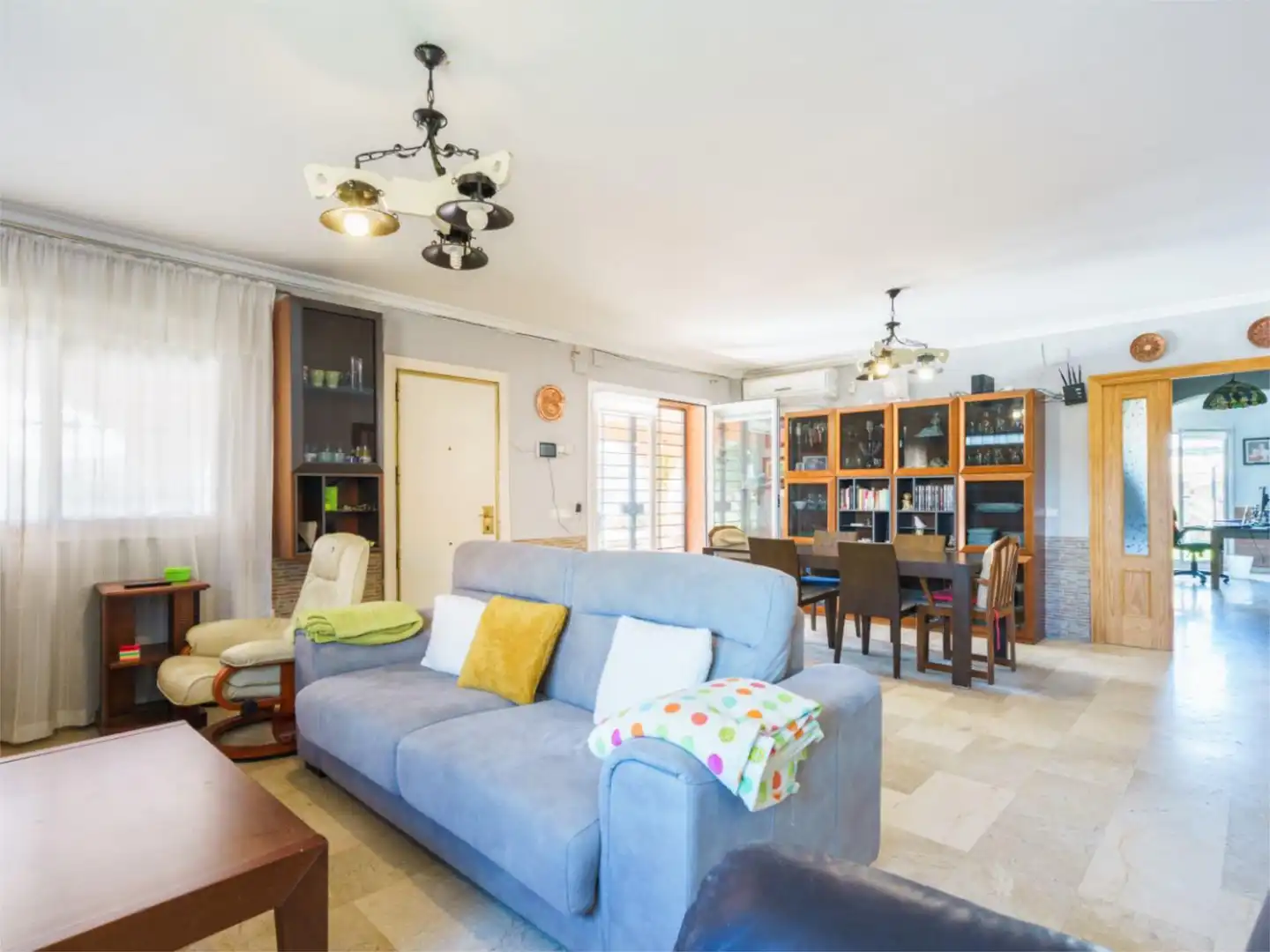 Sala de estar de Piso en venta en Carmona con Aire acondicionado, Calefacción y Jardín privado