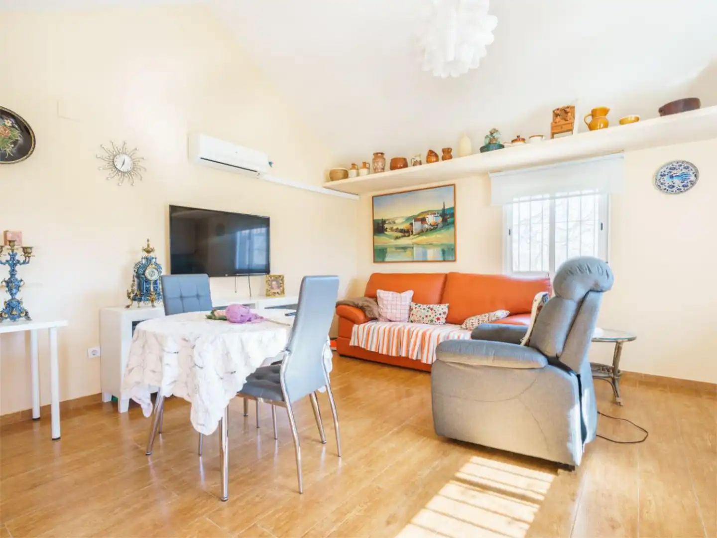Sala de estar de Piso en venta en Carmona con Aire acondicionado, Calefacción y Jardín privado