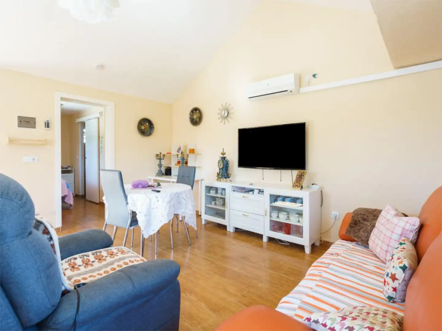 Sala de estar de Piso en venta en Carmona con Aire acondicionado, Calefacción y Jardín privado