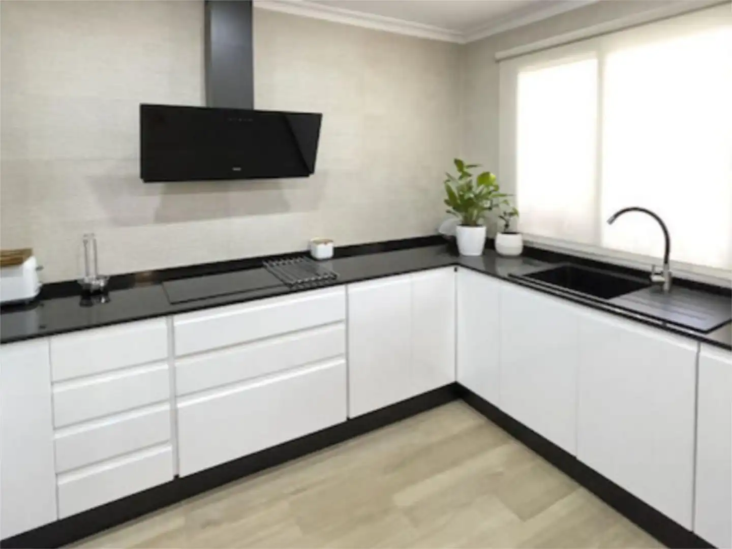 Cocina de Piso en venta en Carmona con Aire acondicionado, Calefacción y Jardín privado