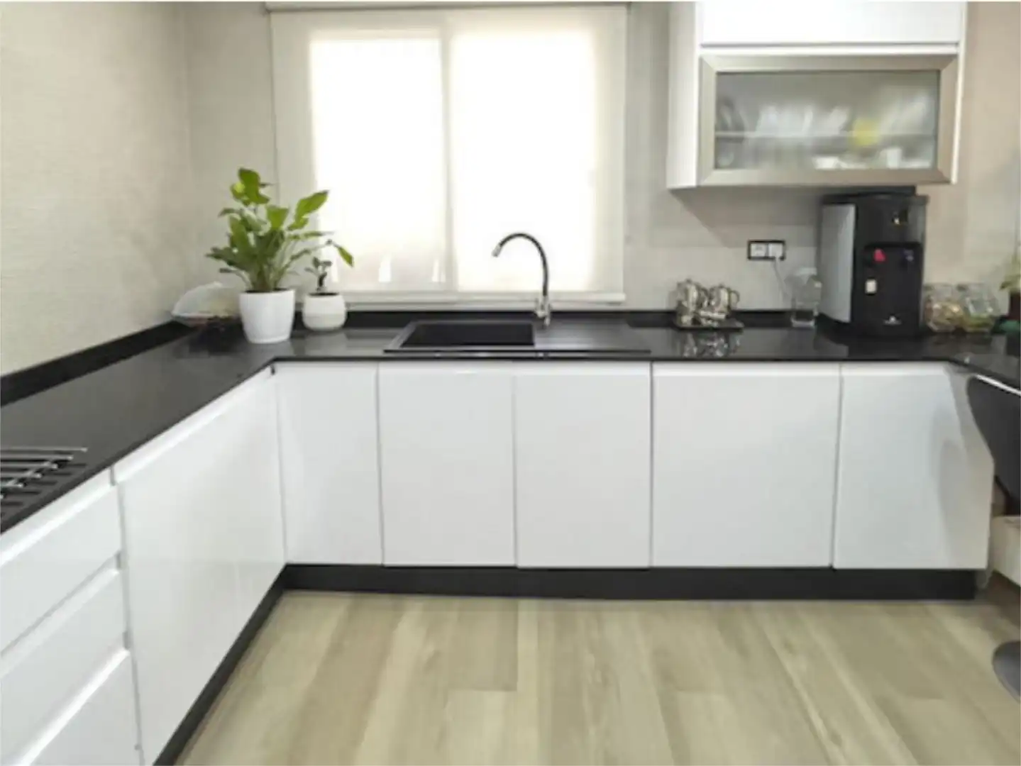 Cocina de Piso en venta en Carmona con Aire acondicionado, Calefacción y Jardín privado