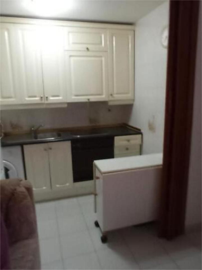 Cocina de Apartamento de alquiler en  Toledo Capital con Calefacción y Amueblado