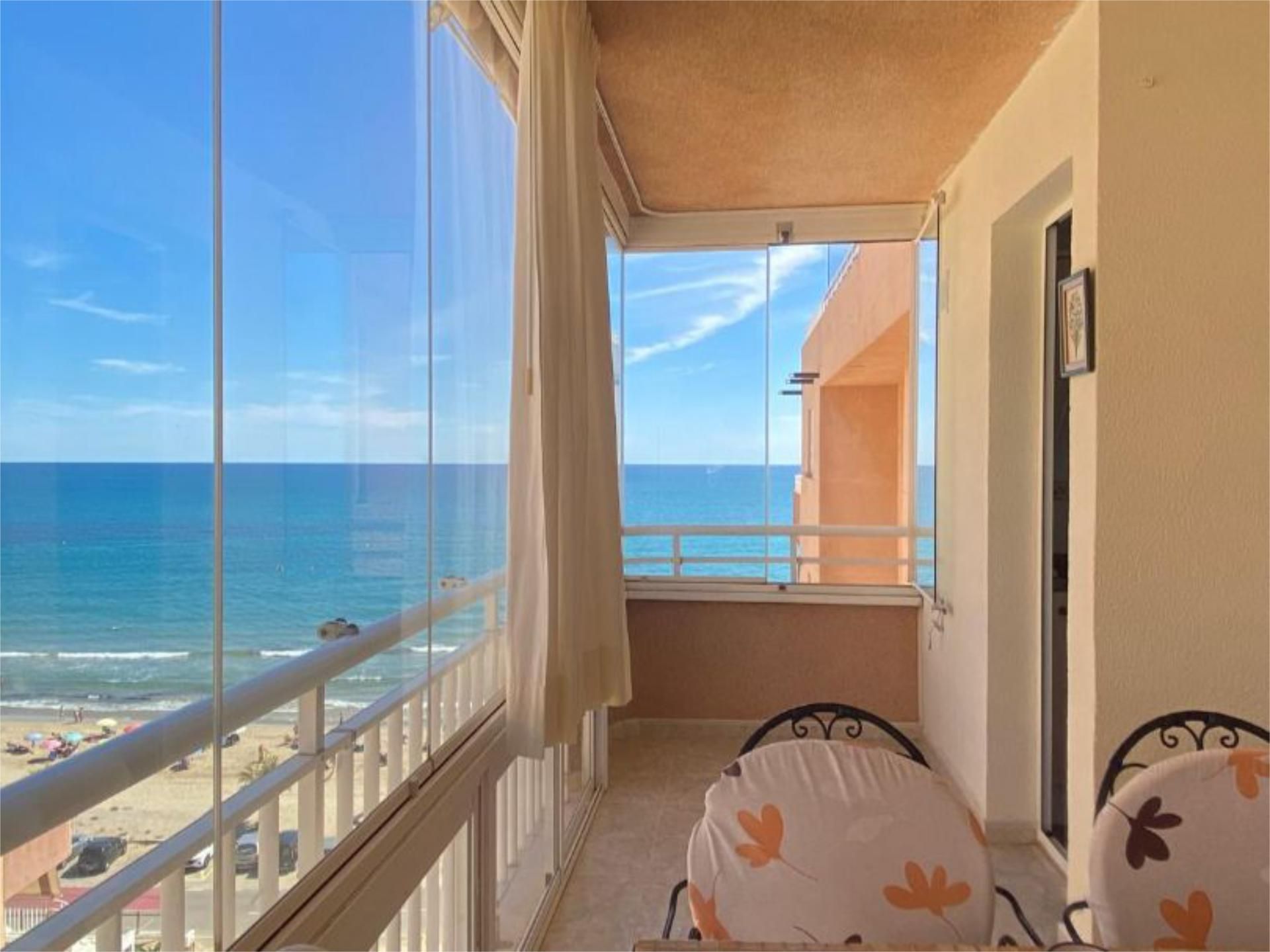 Dormitori de Apartament de lloguer en Oropesa del Mar / Orpesa amb Terrassa i Piscina