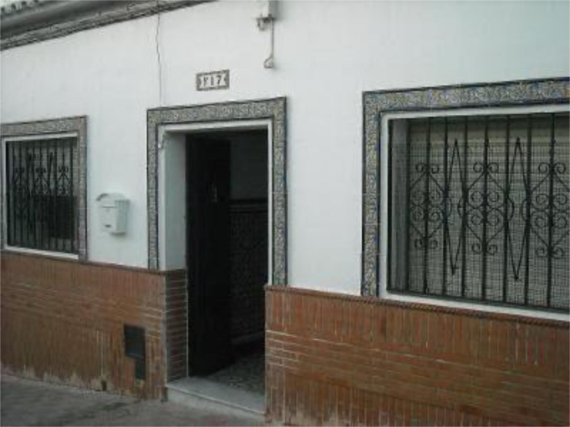 Exterior view of House or chalet for sale in Alcalá de Guadaira  with Furnished