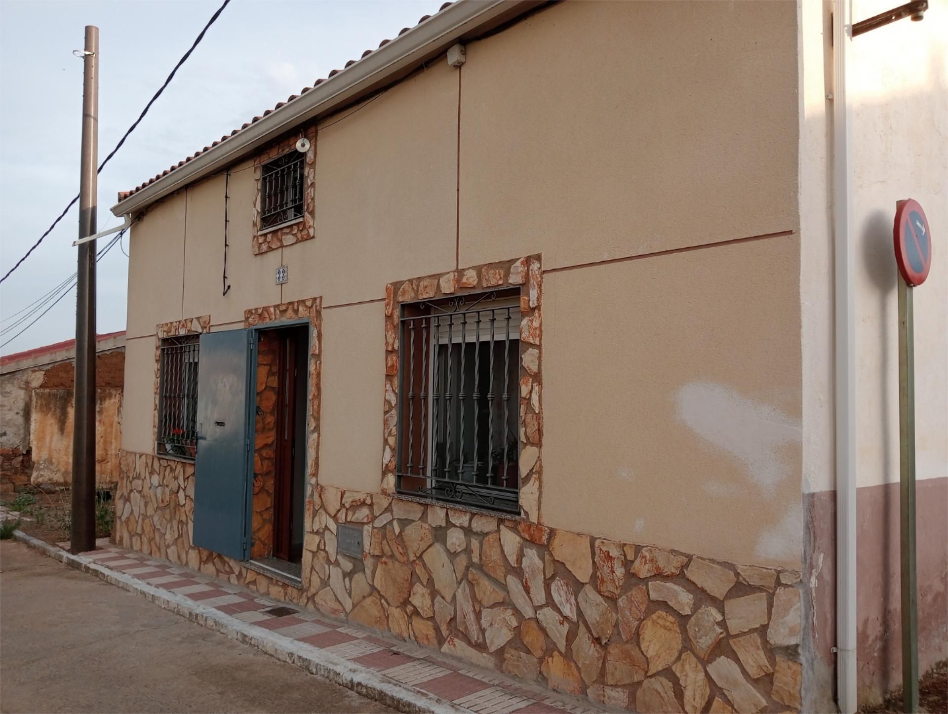 Vista exterior de Casa adosada en venta en Zalamea de la Serena con Amueblado, Horno y Lavadora