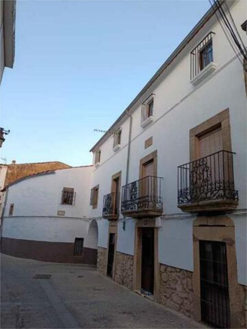 Vista exterior de Casa o xalet en venda en Cáceres Capital amb Terrassa
