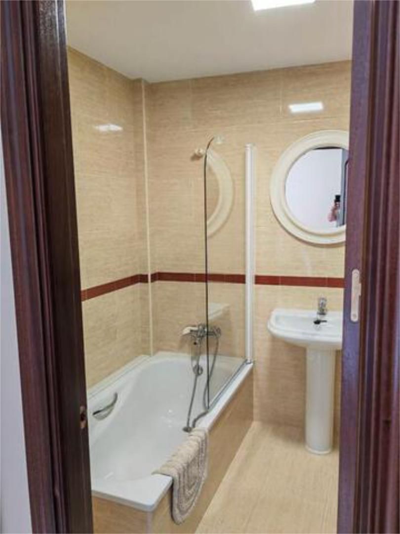 Bathroom of Flat to rent in Antequera