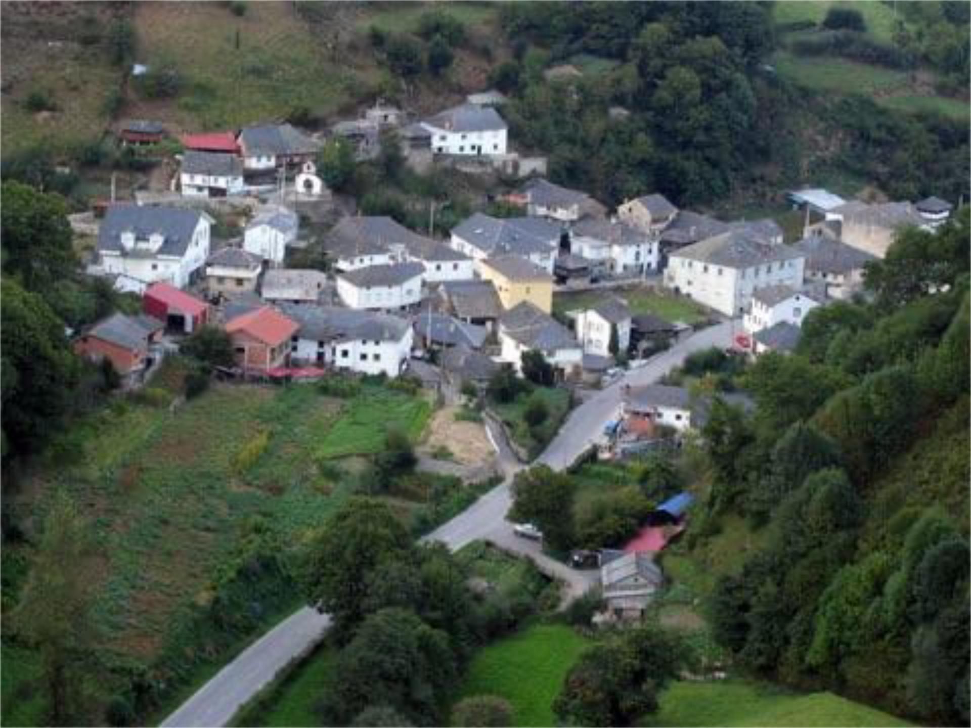 Vista exterior de Casa o xalet en venda en Cangas del Narcea