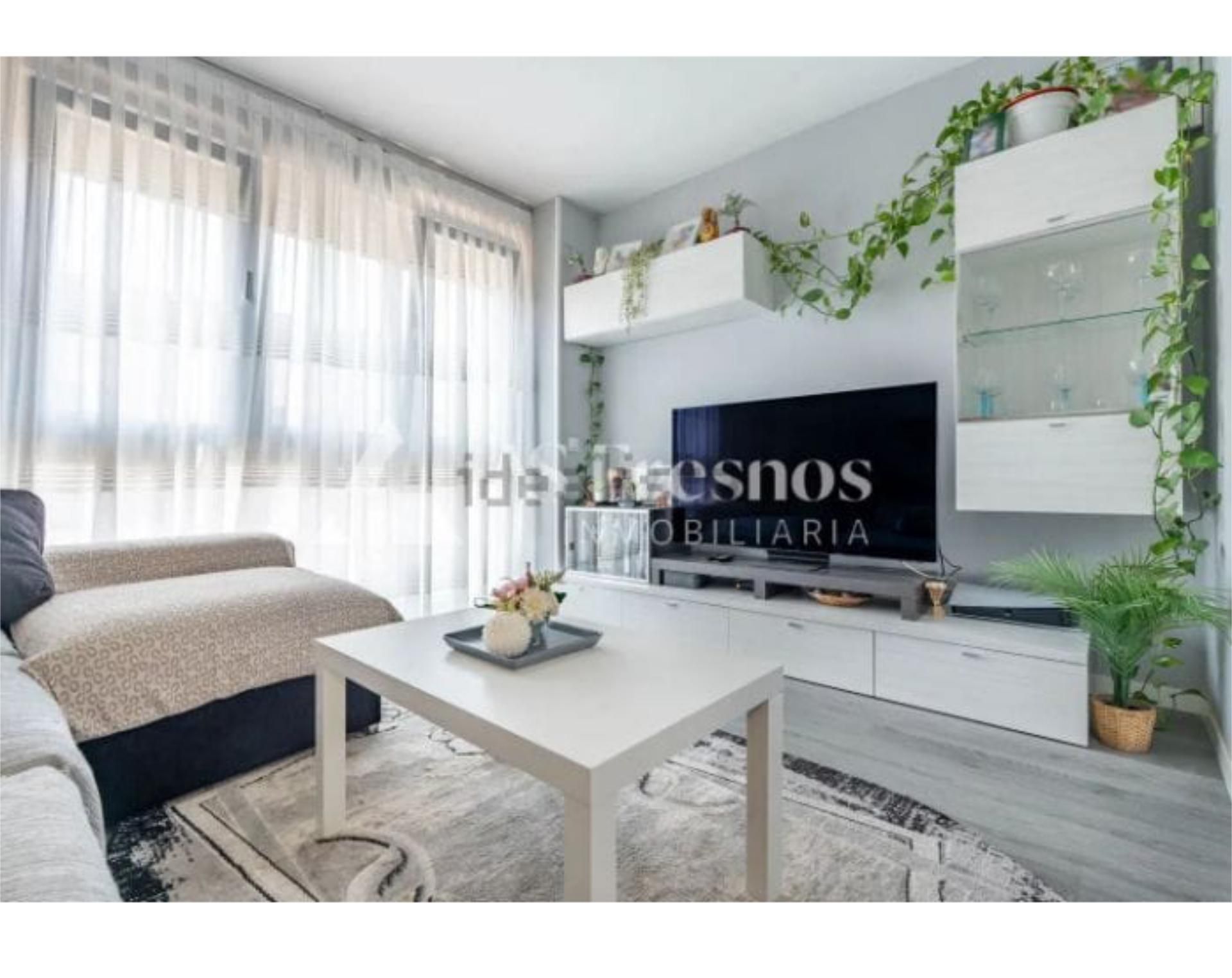 Sala d'estar de Dúplex en venda en  Madrid Capital amb Aire condicionat, Terrassa i Balcó