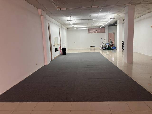 Local comercial en Alquiler en Avenida Rodrigo de Mendoza, 13A en Vilagarcía