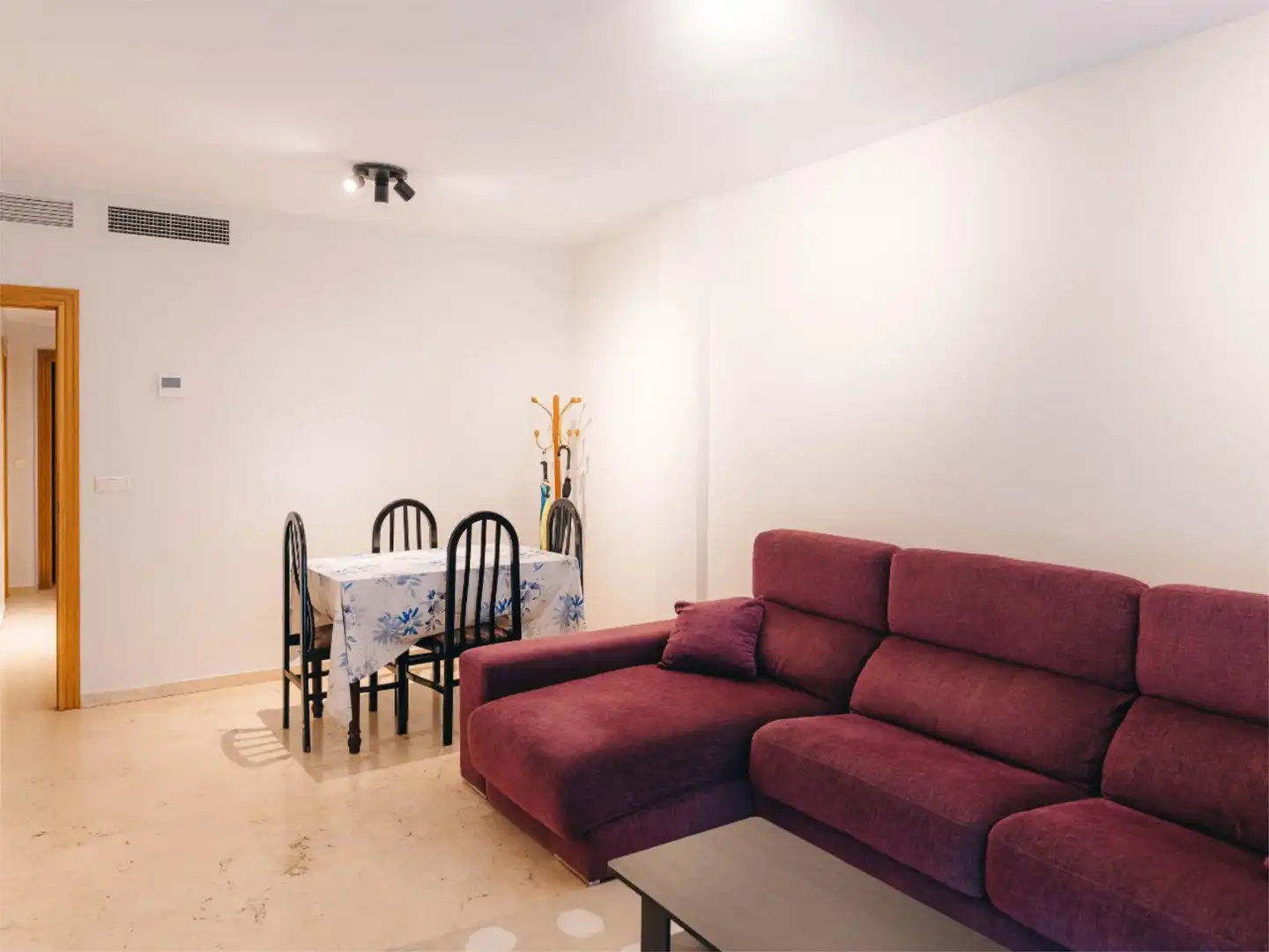 Room in Calle Ceferino, 6, San Andrés - San Antolín Room in Calle Ceferino, 6, San Andrés - San Antolín