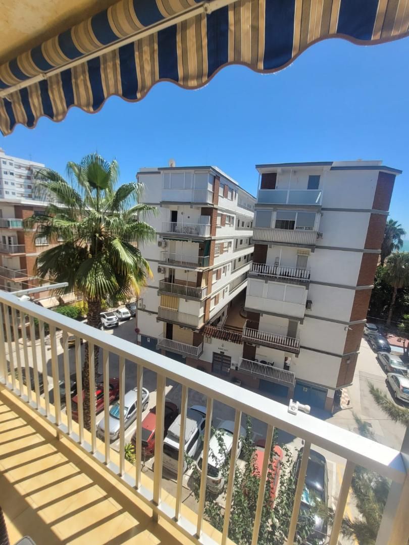 Vista exterior de Apartament en venda en Vélez-Málaga amb Balcó