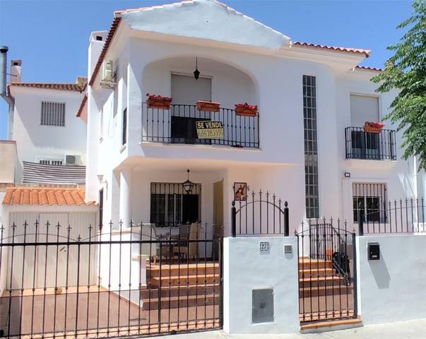 Casa adosada en Venta en Avenida Blas Infante, 27 en Vélez-Rubio