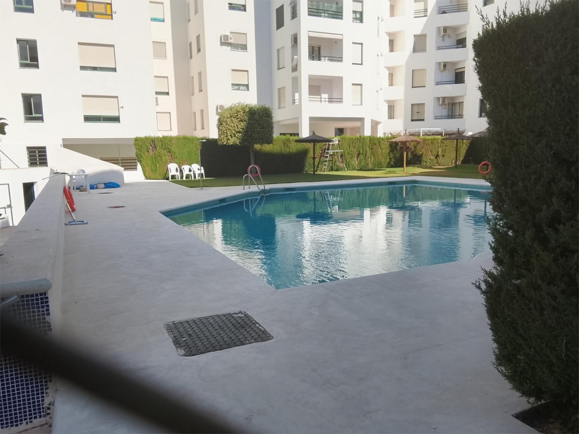 Piscina de Pis en venda en El Puerto de Santa María amb Parquet i Moblat
